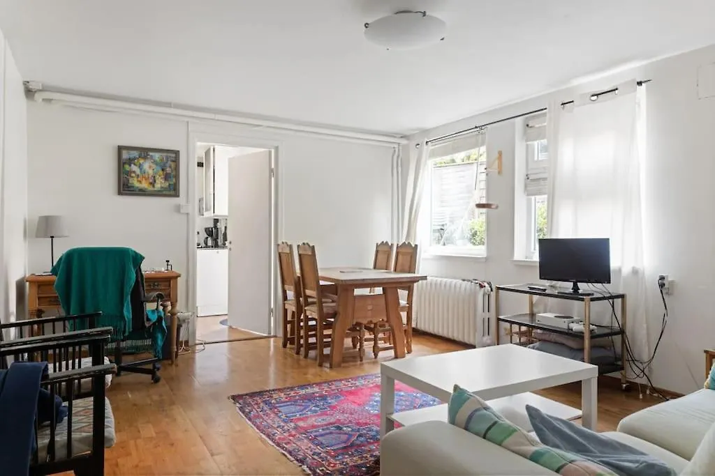 Cozy Home In City Göteborg